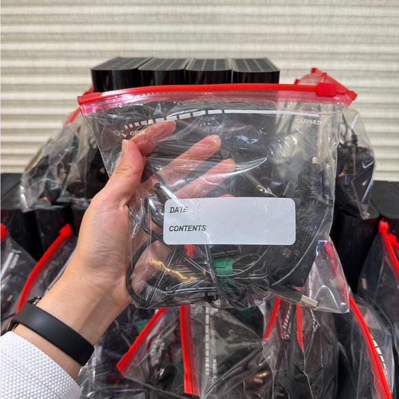 Western Digital WD 14TB Elements or Easystore Desktop External Hard Drive - Picture 13 of 13